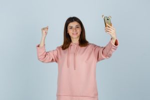 איך להרוויח כסף מאינסטגרם: המדריך המקיף לייצור הכנסה והפיכת תוכן לעסק רווחי